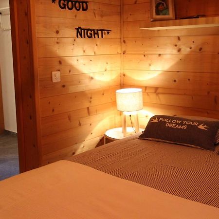 La Boutique Apartment Rossiniere Bagian luar foto