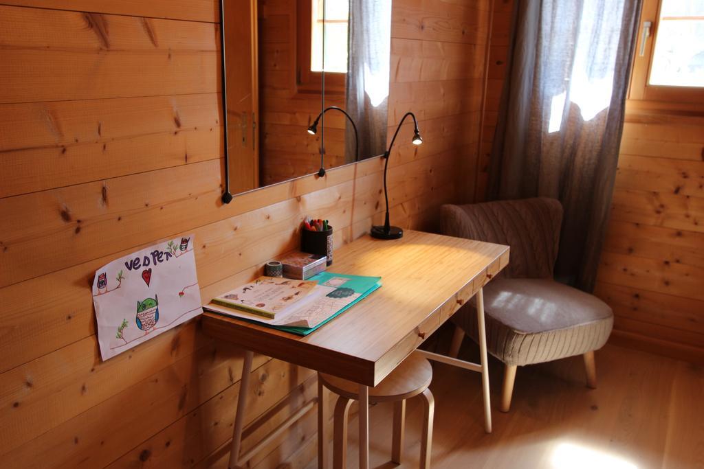 La Boutique Apartment Rossiniere Bagian luar foto