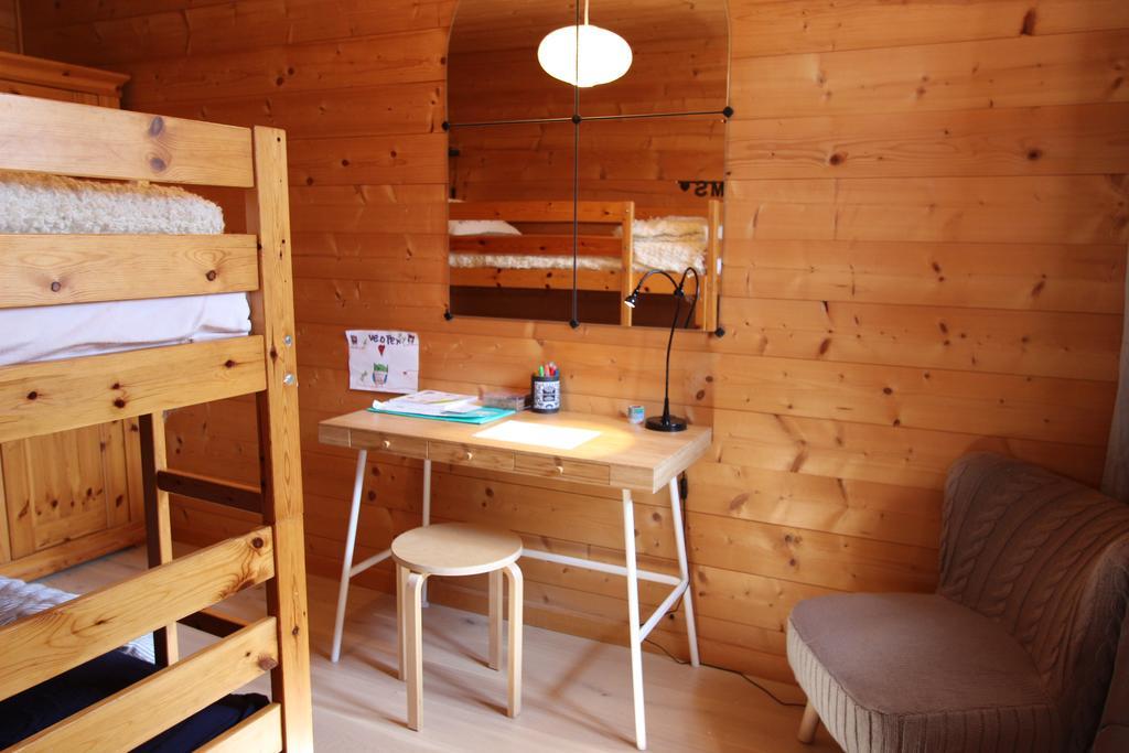 La Boutique Apartment Rossiniere Bagian luar foto