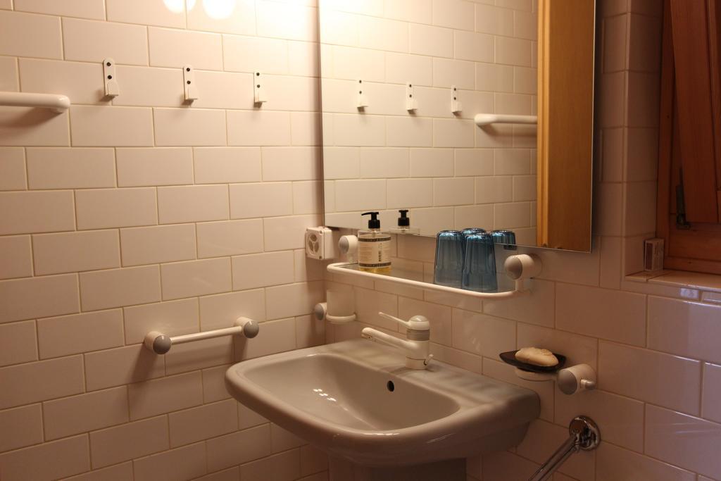 La Boutique Apartment Rossiniere Bagian luar foto