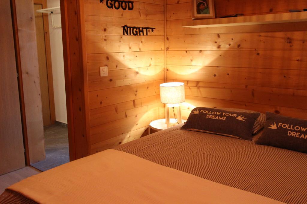 La Boutique Apartment Rossiniere Bagian luar foto