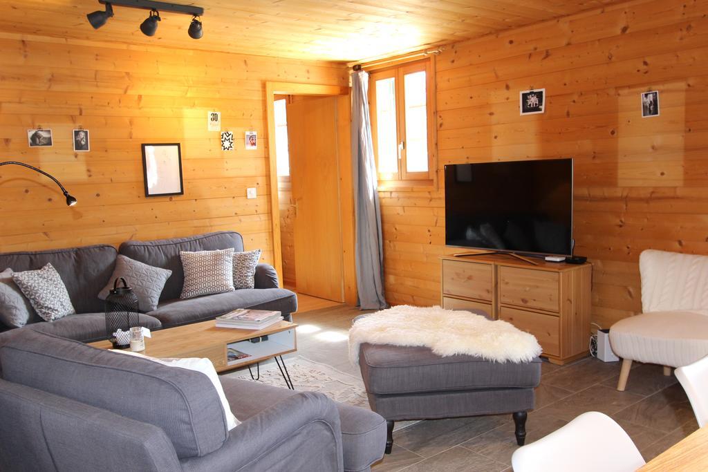 La Boutique Apartment Rossiniere Bagian luar foto